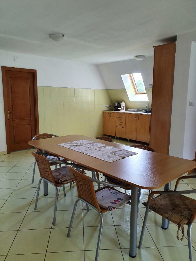 Kamilla Kulcsoshaz Villa Sub Cetate ภายนอก รูปภาพ